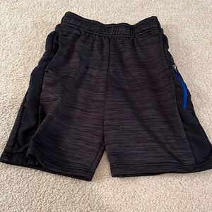 CHAMPION SIZE MEDIUM 8/10 SHORTS